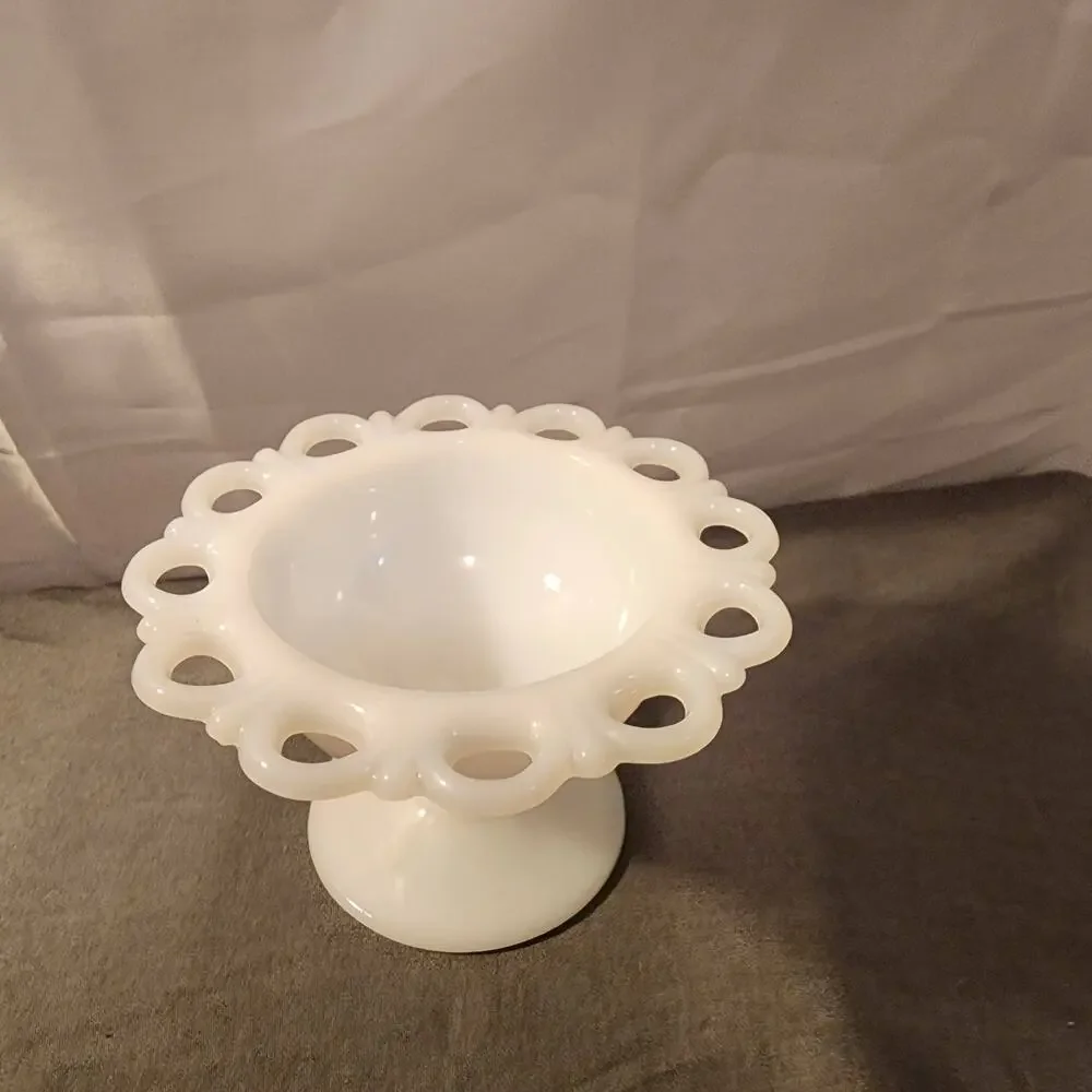 Vintage Anchor Hocking Old Colony Lace Edge Milk Glass Pedestal Candy Dish 3